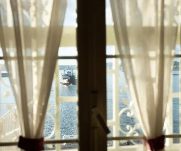 Sole Luna Mare Pozzuoli